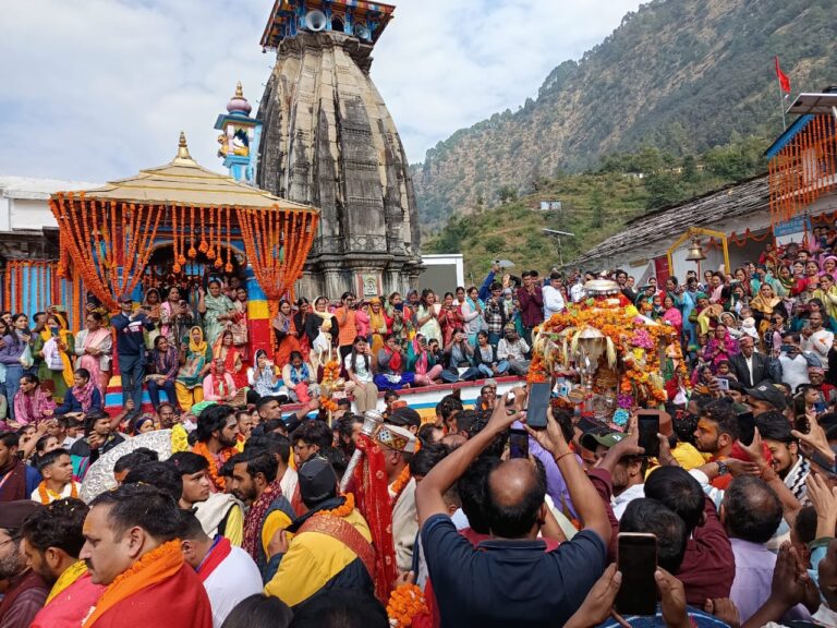 ऊखीमठ : भगवान केदारनाथ की पंचमुखी उत्सव डोली पहुंची शीतकालीन प्रवास ओंकारेश्वर मन्दिर