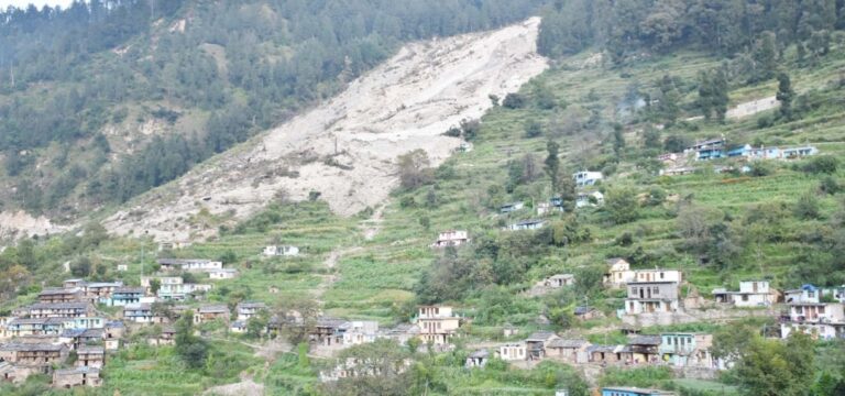 चमोली : जोशीमठ विकासखण्ड के पगनों गांव और बडगिण्डा के 43 आपदा प्रभावितों के लिए 2 करोड़ स्वीकृत