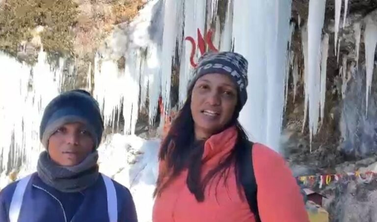 नीती घाटी : नीती घाटी में बाबा बर्फानी टिम्मरसैंण के दर्शनों के लिए पहुंच रहे हैं श्रद्धालु 