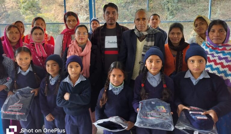 ऊखीमठ : यहां गुरु ने नौनिहालों के लिए अपने वेतन से पांच लाख का भवन निर्माण कराया, हो रही सराहना