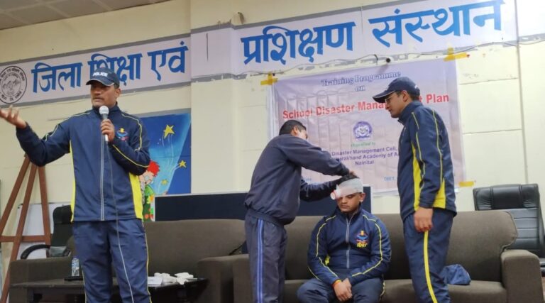 गौचर : शिक्षकों को आपदा में राहत एवं बचाव का दिया प्रशिक्षण