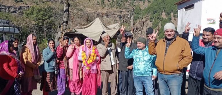 राजनीति हलचल : पीपलकोटी नगर पंचायत अध्यक्ष पद के लिए भाजपा – कांग्रेस सहित तीन निर्दलीय उम्मीदवारों ने किया नामांकन दाखिल, निर्दलीय प्रत्याशीयों ने बिगाड़ा भाजपा – कांग्रेस का समीकरण !