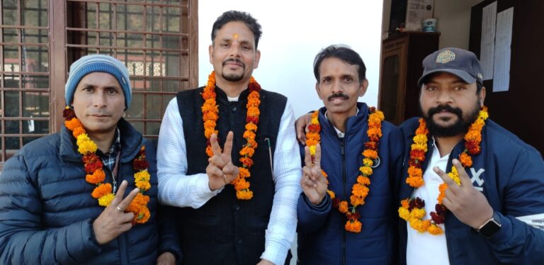 गौचर : पालिका अध्यक्ष पद के लिए भाजपा – कांग्रेस सहित एक निर्दलीय ने शक्ति प्रदर्शन कर भरा नामांकन