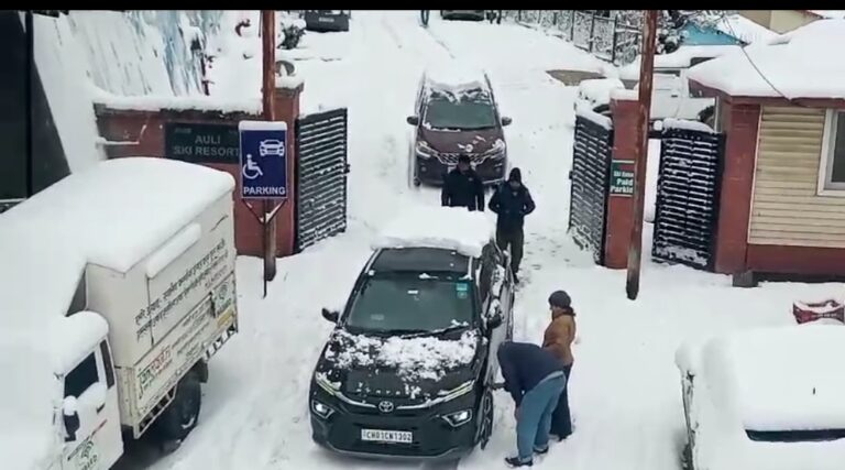 औली : क्रिसमस पर्व और नव वर्ष के जश्न के लिए पर्यटक स्थल औली तैयार