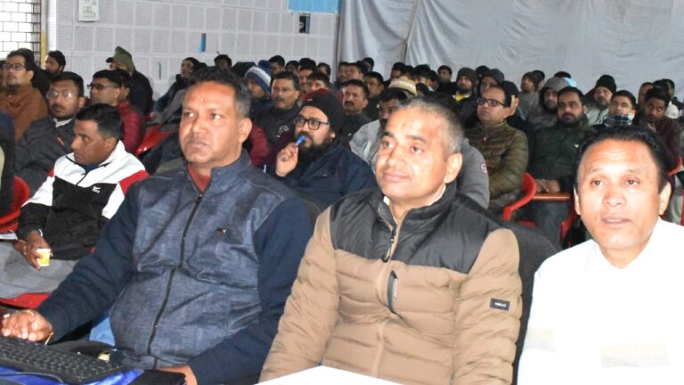 चमोली : मतगणना को लेकर कार्मिकों को दिया गया पहला प्रशिक्षण