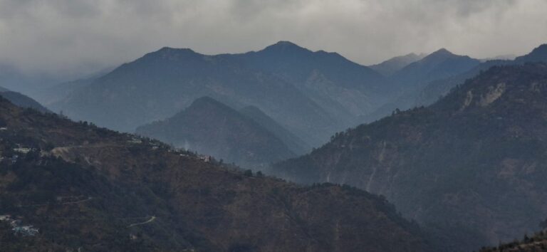 ऊखीमठ : केदारघाटी में मौसम में आया बदलाव, शीतलहर से बढ़ी ठंडक