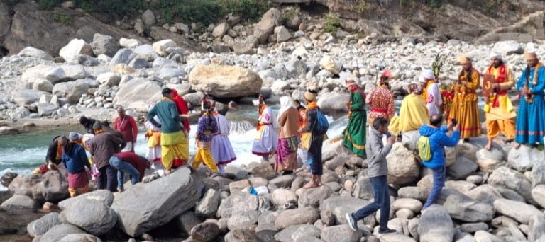 ऊखीमठ : पांडवों ने किया गंगा स्नान, बेडूला के ग्रामीणों ने पुष्प वर्षा से किया स्वागत