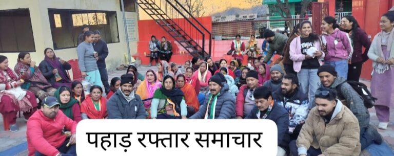 जोशीमठ : बदरीनाथ विधायक लखपत बुटोला ने कांग्रेस प्रत्याशी के लिए जनसंपर्क कर मांगे वोट