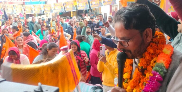 गौचर : निर्दलीय प्रत्याशी सुनील पंवार की जनसभा में उमड़ी जनता, विकास का किया वादा