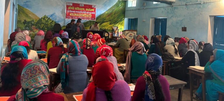 चमोली : मंडल में किसानों को दिया कीवी उत्पादन का प्रशिक्षण 