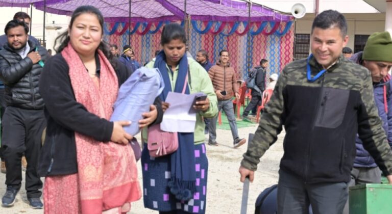 ऊखीमठ : अगस्त्यमुनि क्रीड़ा मैदान से निवार्चन के लिए 30 पोलिंग पार्टियां रवाना