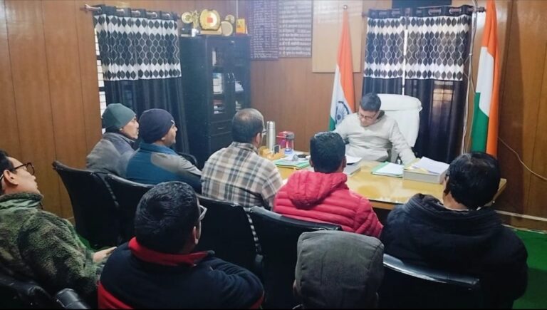 काश्तकारों के सभी बीमा क्लेम दावों के भुगतान स्टेट्स की जानकारी साझा करें बीमा कंपनी : एसडीएम ज्योतिर्मठ