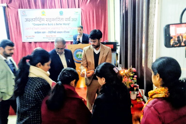 चमोली : युवा पीढ़ी रोजगार पाने के बजाय रोजगार देने वाले बनें : सीडीओ