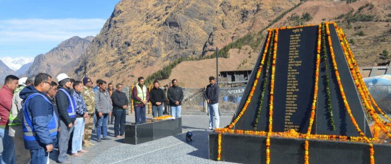 जोशीमठ : एनटीपीसी ने श्रम वीरों को दी श्रद्धांजलि