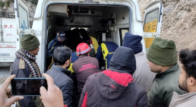 बदरीनाथ हाईवे पर वाहन दुर्घटना में दो लोग हुए घायल