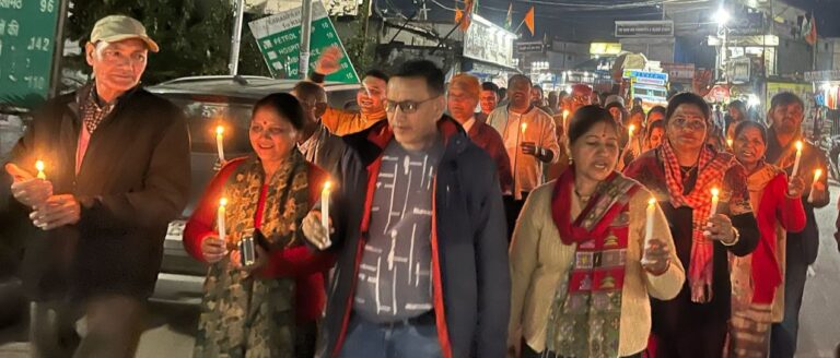 गौचर : जम्मू-कश्मीर पुलवामा के बलिदानियों को दी श्रृद्धांजलि