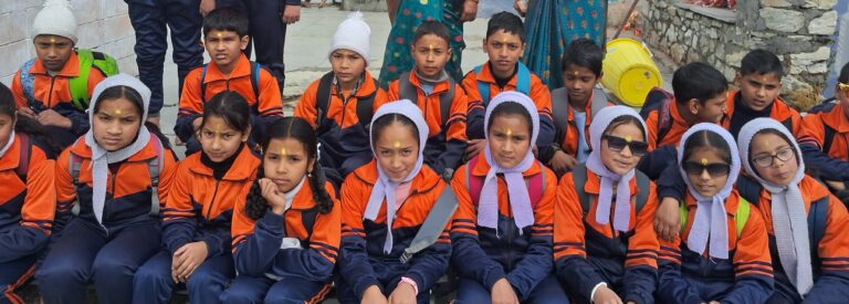 ऊखीमठ : छात्रों के दल ने किया कार्तिक स्वामी के दर्शन, चलाया स्वच्छता अभियान