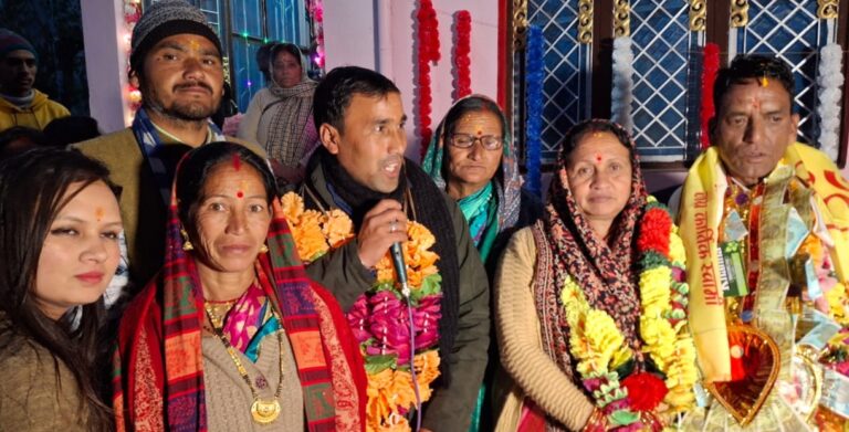 ऊखीमठ : अर्जुन नेगी और दरबार सिंह नेगी का ग्रामीणों ने किया भव्य स्वागत