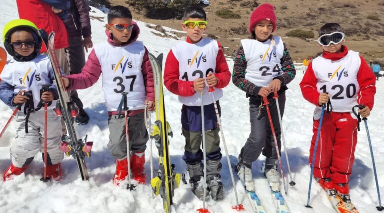 जोशीमठ : औली में दो दिवसीय स्टेट स्कीइंग चैंपियनशिप का शानदार आगाज