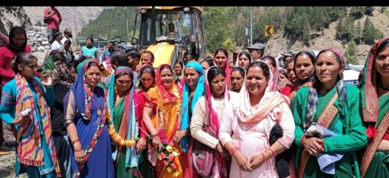 जोशीमठ : आजादी के बाद पहली बार गणाई – दाडमी के ग्रामीणों का सड़क का सपना हुआ साकार, ग्रामीण खुशी से झूम उठे
