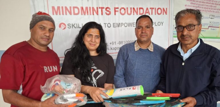 ऊखीमठ : माइंड मिनट्स फाउण्डेशन ने तोषी के छात्र-छात्राओं को पठन – पाठन, ड्रेस व खेल सामाग्री वितरित की