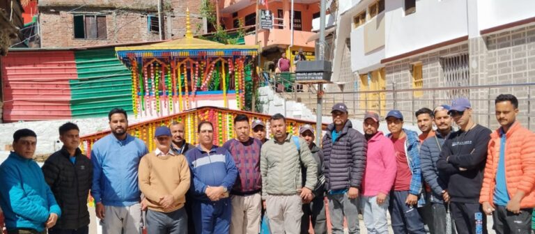 ऊखीमठ : बीकेटीसी का 18 सदस्यीय दल केदारनाथ धाम को हुआ रवाना