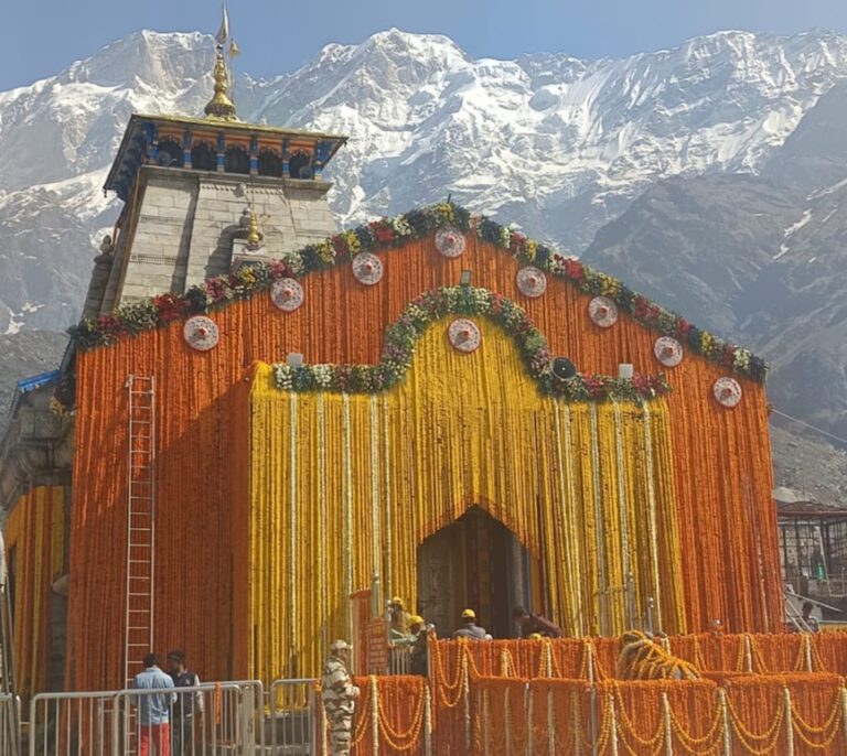 केदारघाटी : 2 मई को खुलेंगे बाबा केदार के कपाट, 108 क्विंटल फूलों से सजाया