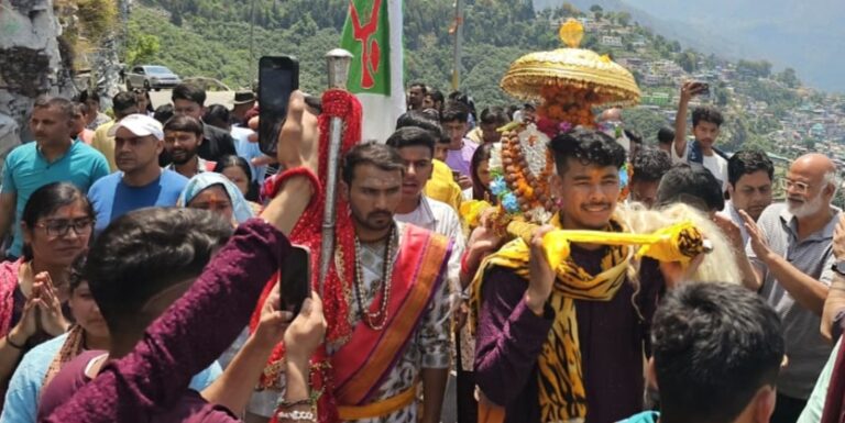 गोपेश्वर : भगवान रूद्रनाथ की डोली कैलास को रवाना, 18 मई को खुलेंगे कपाट