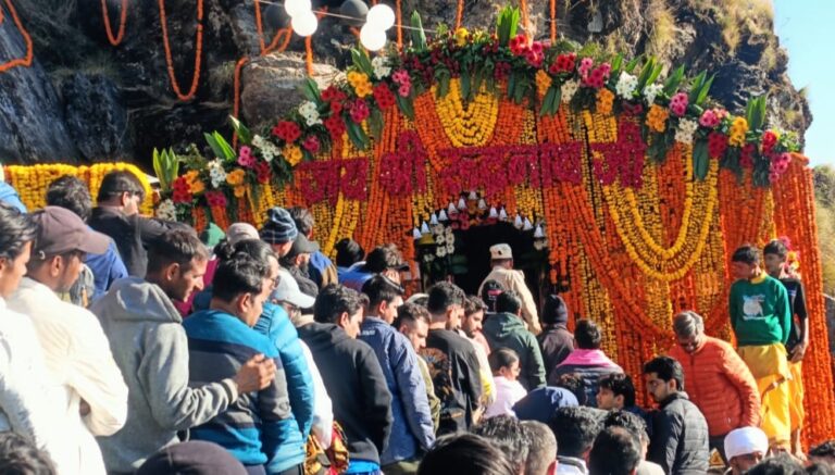 चमोली : चतुर्थ केदार भगवान रूद्रनाथ के कपाट श्रद्धालुओं के लिए खुले, अब छह माह तक बाबा श्रद्धालुओं को मुखारविंद के देंगे दर्शन