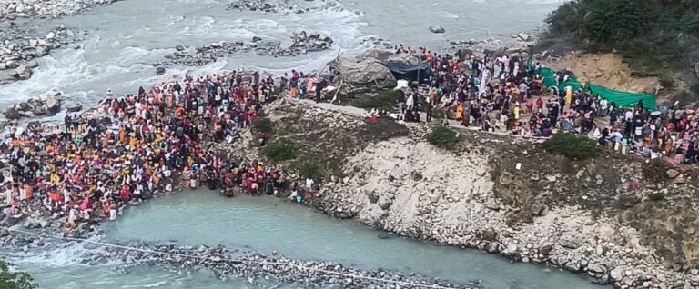 केशव प्रयाग/माणा : पुष्कर कुंभ में उमड़ा आस्था का सैलाब बदरीनाथ धाम में आज 21 हजार 400 श्रद्धालु ने किए दर्शन 