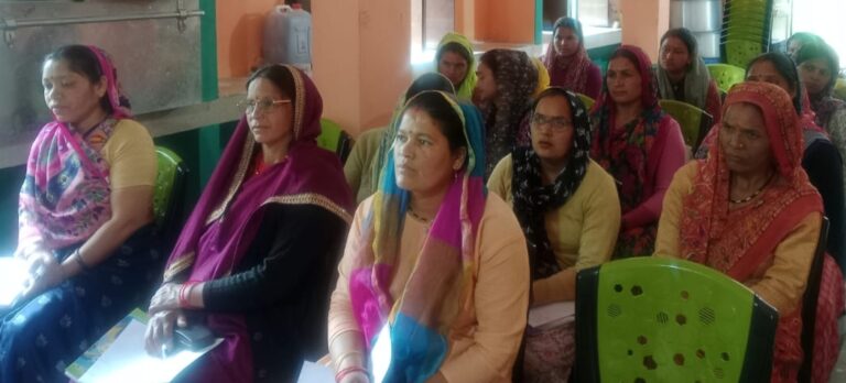 गौचर : आत्मनिर्भर बनाने को महिलाओं को दिया जा रहा प्रशिक्षण