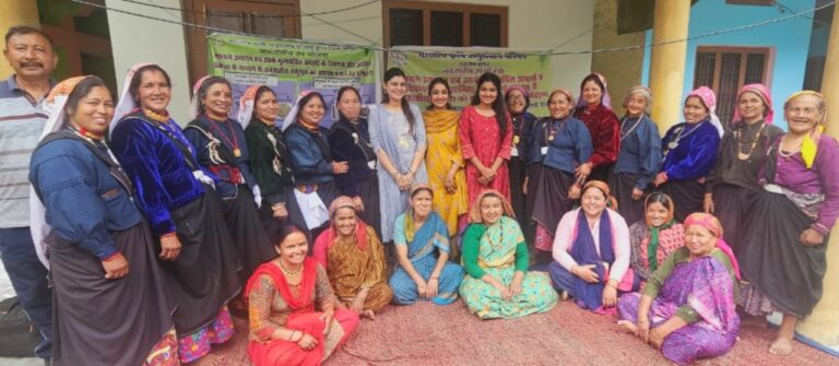 चमोली : बिरही में जनजातीय महिलाओं को दिया मशरूम उत्पादन एवं जैविक खाद का प्रशिक्षण