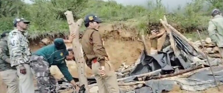 ऊखीमठ : मद्महेश्वर घाटी में वन विभाग ने दूसरे दिन भी अतिक्रमण के खिलाफ की कार्रवाई