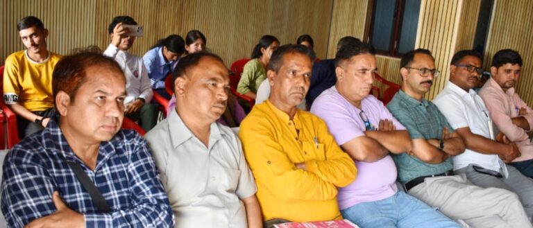 गोपेश्वर : पत्रकारिता दिवस पर संगोष्ठी आयोजित