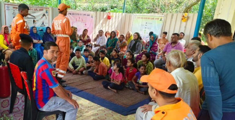 गौचर : एनडीआरएफ ने ग्रामीणों को दिया आपदा प्रबंधन का प्रशिक्षण