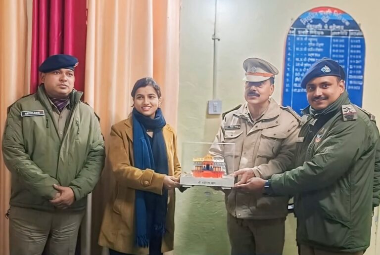बदरीनाथ : आईपीएस तृप्ति भट्ट ने बदरीनाथ थाना को लिया गोद