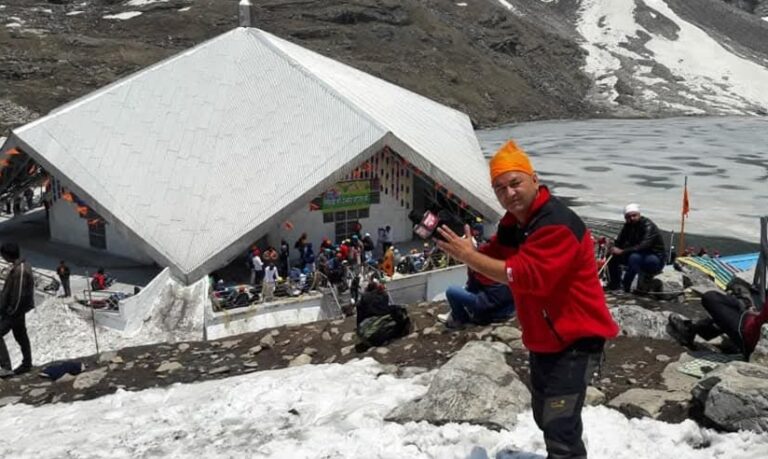 गोविंदघाट  : हेमकुंड साहिब यात्रा पथ पर यात्री सुविधाओं के लिए सीएम ने की एक करोड़ स्वीकृत