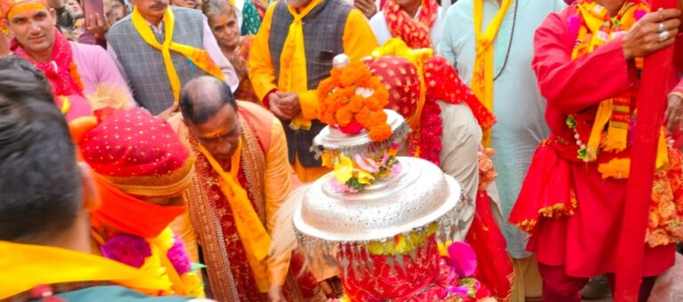 गौचर : मां देवराडी देवी की बन्याथ यात्रा संपन्न, गर्भगृह में किया प्रवेश