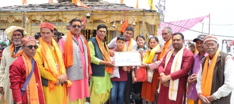 ऊखीमठ : देव सेनापति कार्तिक स्वामी मंदिर महायज्ञ में पहुंच कर प्रतिदिन सैकड़ों श्रद्धालु पुण्य अर्जित कर रहे हैं