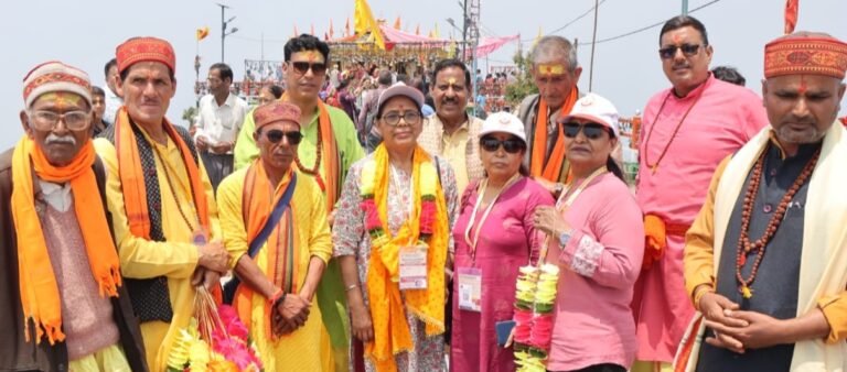 ऊखीमठ : विभिन्न राज्यों से 69 तीर्थयात्रियों के कार्तिक स्वामी मंदिर पहुंचने पर भव्य स्वागत