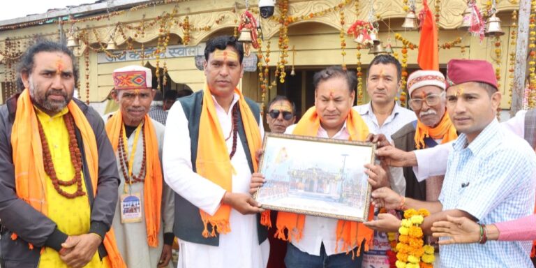 ऊखीमठ : भगवान कार्तिक स्वामी के दर्शन को श्रद्धालुओं की उमड़ी भीड़, कल भव्य जलकलश यात्रा