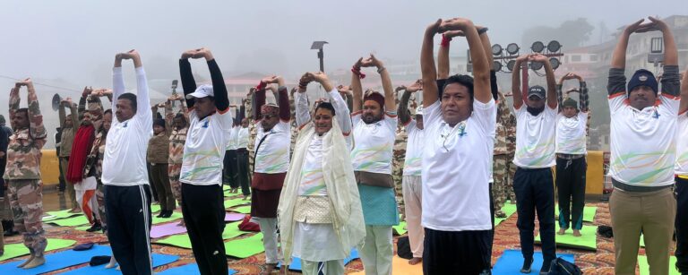 बदरीनाथ धाम : भू-बैकुंठ नगरी में 11वें अंतरराष्ट्रीय योग दिवस पर बही योग धारा