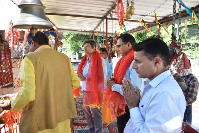 चमोली : राजजात तैयारियों को लेकर डीएम ने नौटी गांव का किया भ्रमण