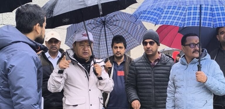 चमोली : पर्यटन सचिव ने माणा और औली पर्यटक स्थलों का किया निरीक्षण