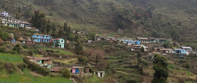 सड़क की कछुआ गति : सीमांत गौण्डार, तोषी व चिलौण्ड गांवों में पोलिंग पार्टियों को चलना पड़ेगा मीलों पैदल