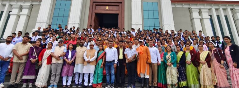 गैरसैंण : मंत्री धन सिंह रावत ने ग्रीष्मकालीन राजधानी में किया ध्वजारोहण