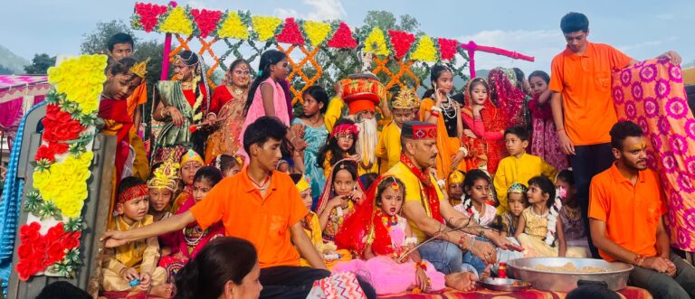 गौचर : पालिका क्षेत्र में धूमधाम से मनाया गया श्रीकृष्ण जन्मोत्सव