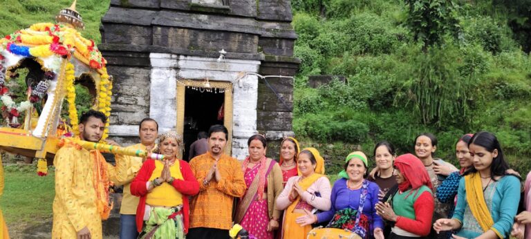 ऊखीमठ : धराली आपदा के चलते पर्यटन स्थल देवरिया ताल में सादगी से मनाई गई श्रीकृष्ण जन्माष्टमी