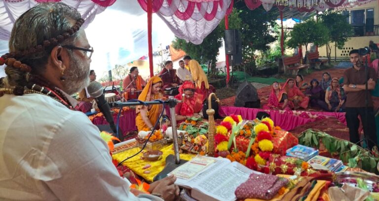 ऊखीमठ : शिव महापुराण कथा श्रवण को श्रद्धालुओं की उमड़ी भीड़