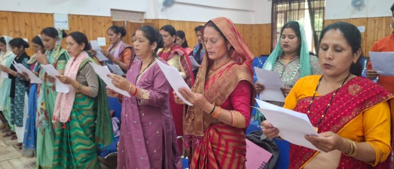 ऊखीमठ : विकासखंड के 34 पंचायतों के नवनिर्वाचित प्रधानों ने ली शपथ